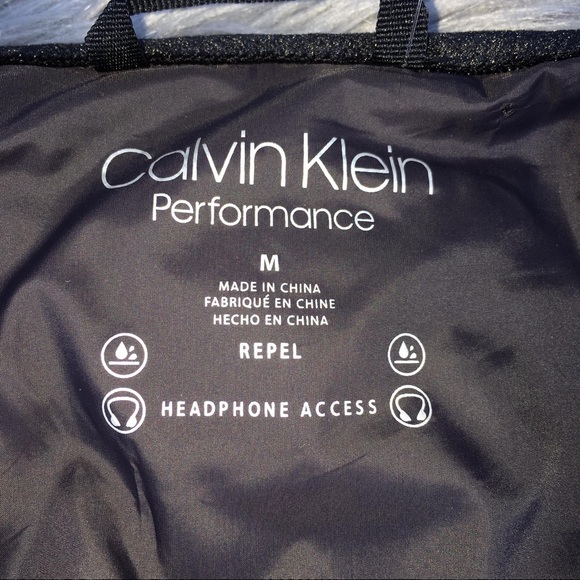 Calvin Klein Silver Puffy Performance Vest - Picture 4 of 8